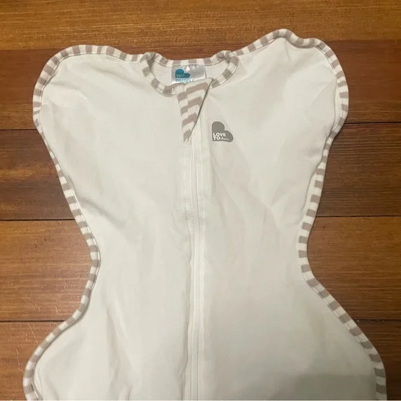 Love to Dream White Sleep Sack Swaddle with Cream Trim 1.0 TOG Size Small - Picture 3 of 5